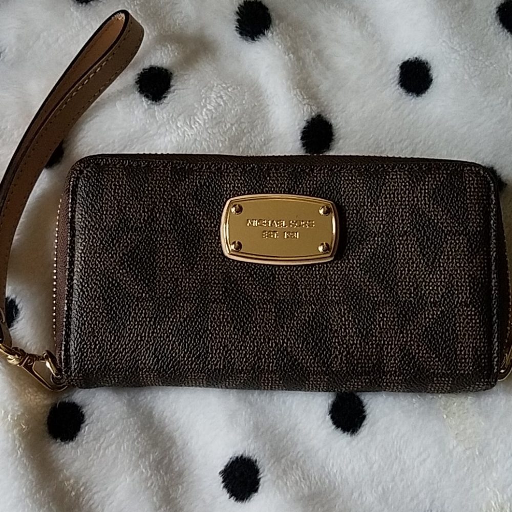 Wristlet